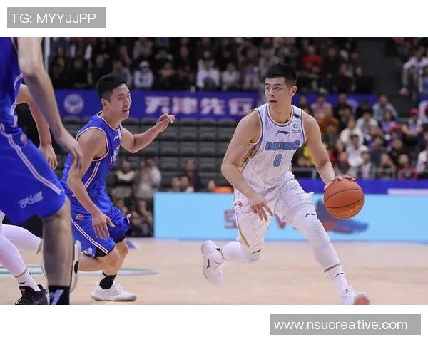 方硕的篮球之路：从青涩新秀到CBA明星的成长历程与奋斗故事