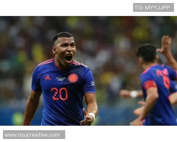 波兰与哥伦比亚激战正酣开球时刻即将来临 波兰与哥伦比亚激战正酣开球时刻即将来临