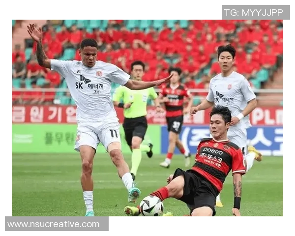 浦项制铁迎战江原FC争夺联赛积分巅峰对决即将上演 浦项制铁迎战江原FC争夺联赛积分巅峰对决即将上演
