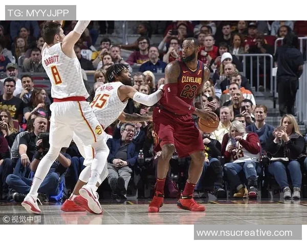 骑士对阵老鹰詹姆斯上演惊艳劈扣瞬间引爆全场热情 骑士对阵老鹰詹姆斯上演惊艳劈扣瞬间引爆全场热情